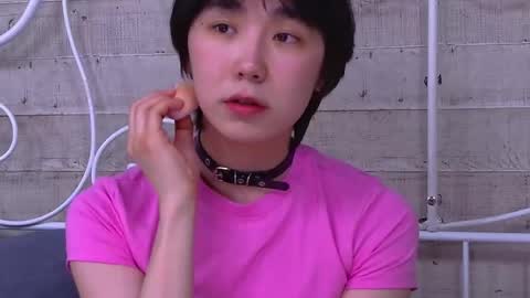 HEEJIN online show from April 19, 8:44 pm