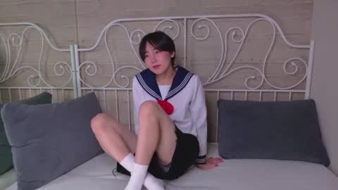 HEEJIN online show from October 29, 8:23 pm