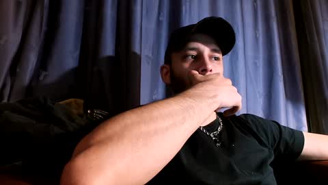 HenryAxe online show from December 10, 11:53 pm