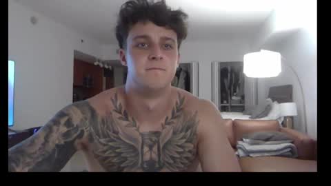 Snapshot of henrydesanti chatting on September 19, 3:18 am henrydesanti online show from September 19, 3:18 am