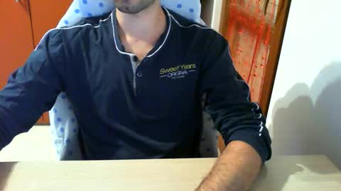 Snapshot of henryk11 chatting on October 19, 8:12 pm Henryk11 online show from October 19, 8:12 pm