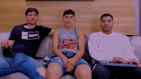 heteros men online show from December 16, 2:13 pm