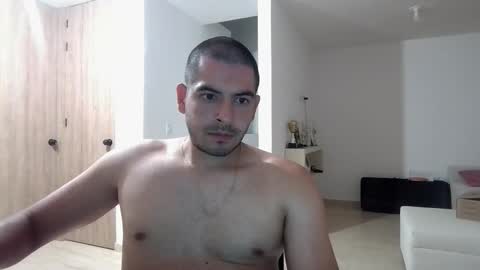 Snapshot of himoreno97 chatting on September 14, 5:42 am Hi moreno online show from September 14, 5:42 am