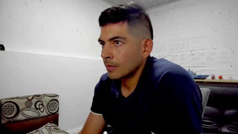 Snapshot of himoreno97 chatting on December 9, 9:54 pm Hi moreno online show from December 9, 9:54 pm