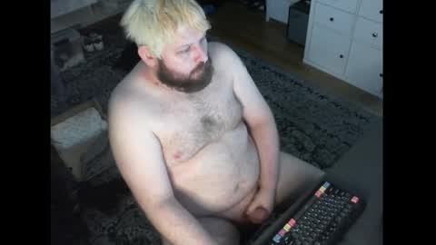 hipguy91 online show from April 14, 8:41 pm