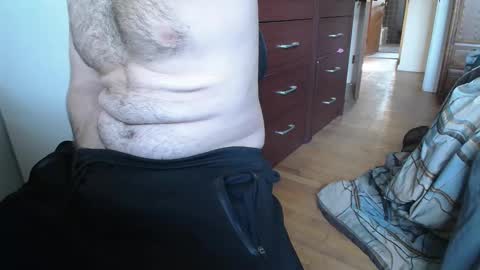 Snapshot of hockeyplayer206850 chatting on January 3, 7:18 pm Hockey Player online show from January 3, 7:18 pm