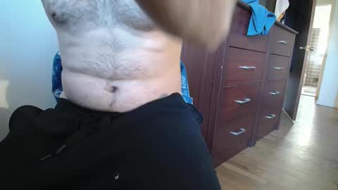Snapshot of hockeyplayer206850 chatting on January 9, 8:44 pm Hockey Player online show from January 9, 8:44 pm