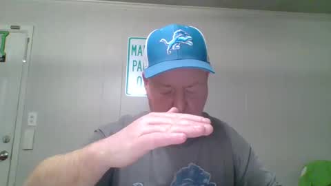 holden994 online show from December 23, 10:53 am