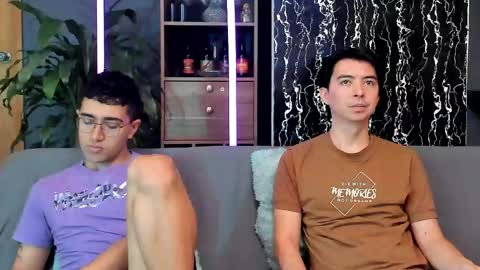 Alex and Camilo online show from June 1, 3:01 pm