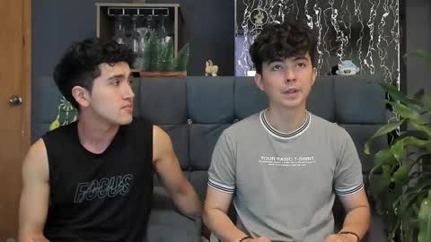 Snapshot of horny_twinks_guys chatting on March 3, 9:45 pm Alex and Camilo online show from March 3, 9:45 pm