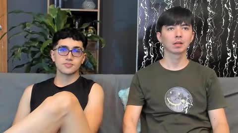 Snapshot of horny_twinks_guys chatting on September 22, 8:41 pm Alex and Camilo online show from September 22, 8:41 pm