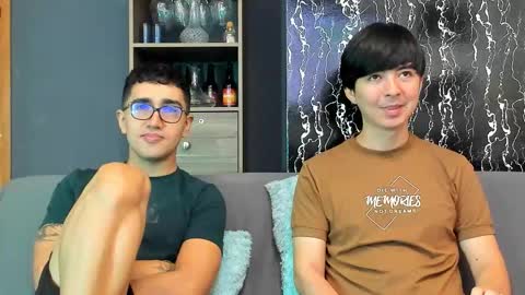 Alex and Camilo online show from February 1, 3:44 pm