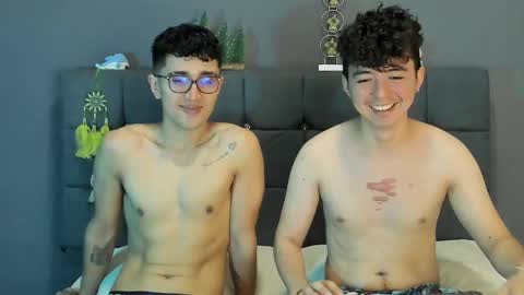 Snapshot of horny_twinks_guys chatting on February 1, 6:19 pm Alex and Camilo online show from February 1, 6:19 pm