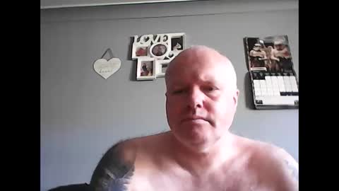 hornyguy19781978 online show from April 25, 12:41 pm