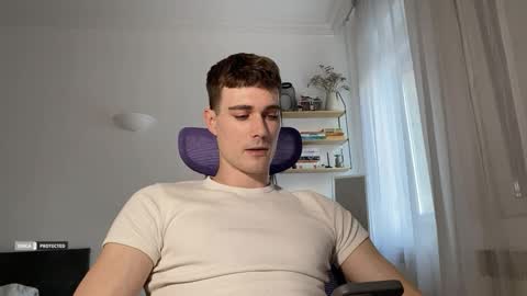 Travis online show from November 1, 1:26 pm