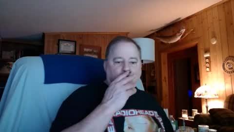 Snapshot of horsebigballs chatting on February 9, 3:22 am horsebigballs online show from February 9, 3:22 am