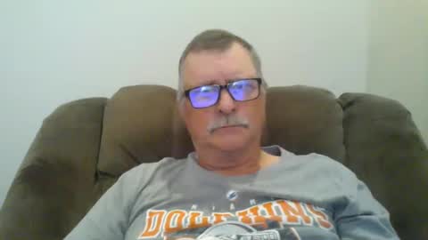 Snapshot of hot4tightholes chatting on February 24, 2:15 pm hot4tightholes online show from February 24, 2:15 pm