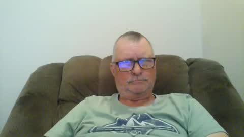 Snapshot of hot4tightholes chatting on March 6, 2:51 pm hot4tightholes online show from March 6, 2:51 pm