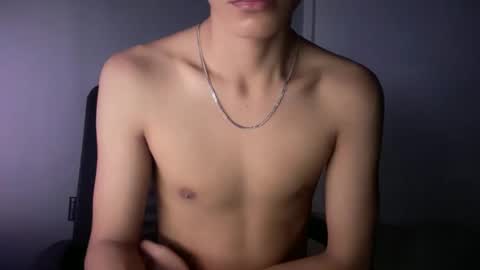 Snapshot of hot_cuteboy02 chatting on October 4, 8:41 am Kim online show from October 4, 8:41 am