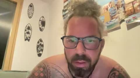 Snapshot of hot_sex83 chatting on October 22, 5:16 pm letmedoo2 online show from October 22, 5:16 pm