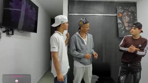 Vanesa Oliver and Andrew online show from November 23, 3:28 am