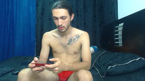 Hot Sharks   online show from April 3, 7:05 am