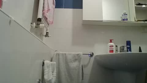 hotandwild2003 online show from February 19, 1:57 am