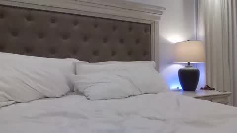 hotasscanadian online show from March 22, 12:04 am