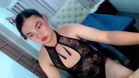 hotsiren101 online show from January 19, 4:37 am