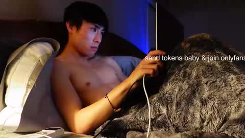 hottiewithabody101 online show from March 16, 3:05 pm