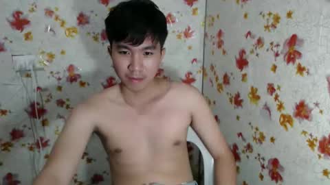 hotvale_ online show from March 18, 9:18 pm