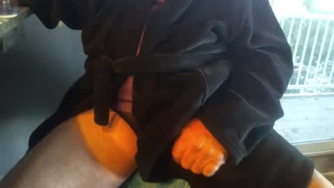 hungryluver online show from December 3, 4:17 pm