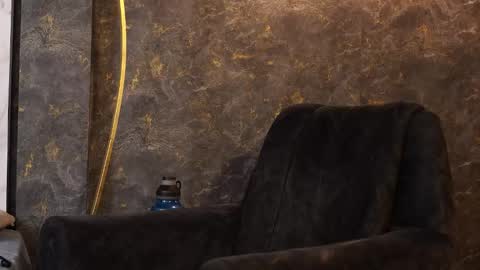 hunk_ryan online show from November 29, 4:42 pm