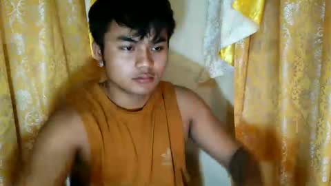 hunkyzeus online show from December 16, 7:48 am