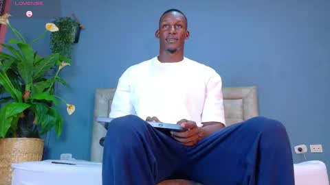 Hunter  online show from April 15, 7:25 pm