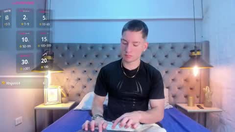 hunterheat_ online show from December 1, 12:52 pm