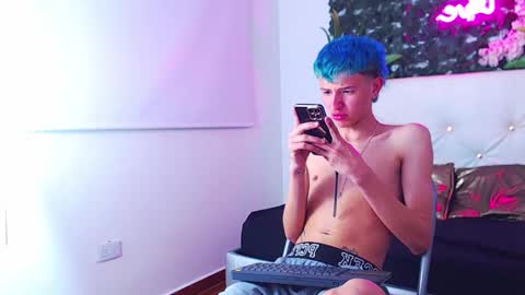 iam_lukas__ online show from October 10, 4:50 am