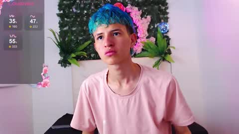 iam_lukas__ online show from October 2, 2:04 am