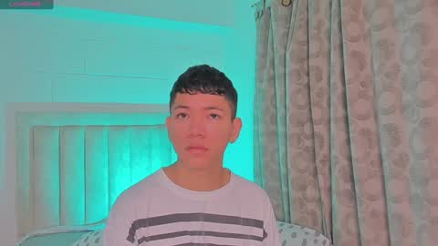 Snapshot of iamjulian_ chatting on January 21, 11:07 am Juliiiiian online show from January 21, 11:07 am
