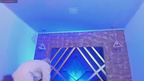 IAN CASTILLO online show from February 3, 11:15 am