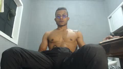 ian_tuner online show from December 7, 11:12 pm