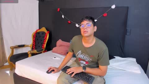 ian_yin online show from March 17, 4:04 am