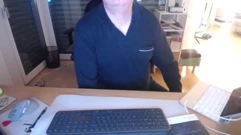 iandy12 online show from April 26, 9:44 pm