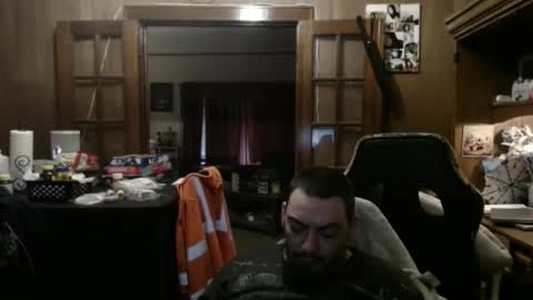 ianstone online show from April 6, 11:59 pm