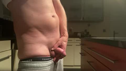 icebang0 online show from December 22, 10:15 pm