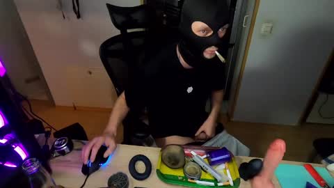 ich7722 online show from April 9, 11:55 pm