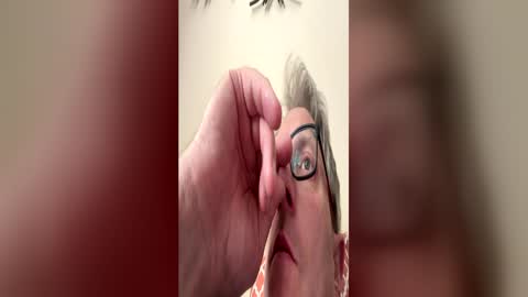 icums4u online show from June 22, 1:37 pm