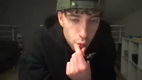 Snapshot of icyninesix chatting on December 22, 2:17 am icyninesix online show from December 22, 2:17 am