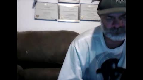 idkwhyidothis348732 online show from February 1, 12:58 pm