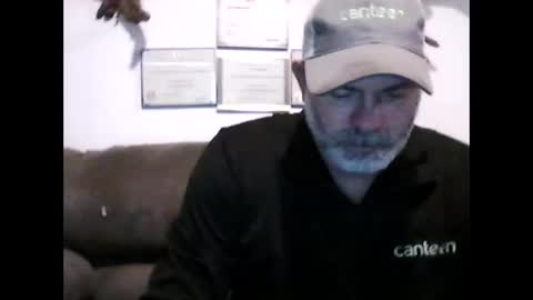 idkwhyidothis348732 online show from January 6, 7:45 pm